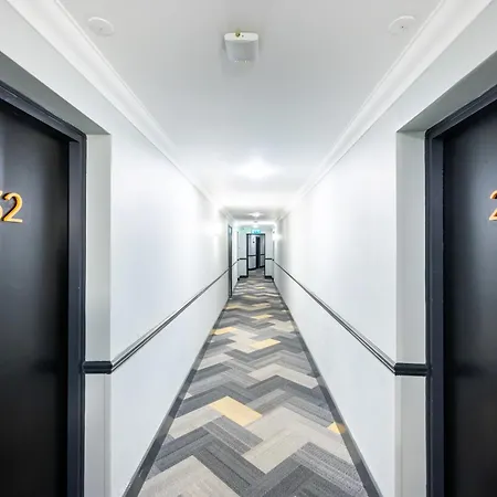 Staycity Augustine 3*