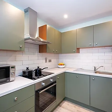 Hotel Staycity Augustine 4*
