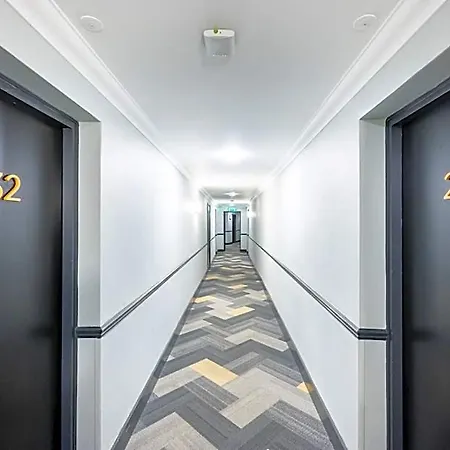 Staycity Augustine 4*