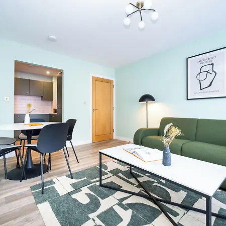 Staycity Augustine Szálloda 4*