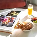 Staycity Augustine Hotel