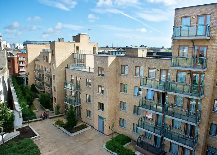 Staycity Augustine Hotel 4*